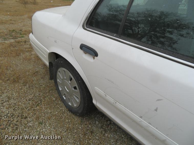 image for item DF9853 2008 Ford Crown Victoria Police Interceptor