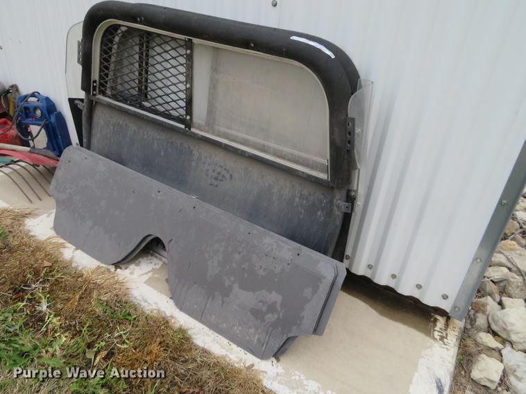 image for item DF9854 (2) cage dividers