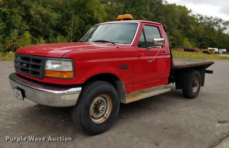 image for item DP9930 1997 Ford F250 Super Duty flatbed pickup truck