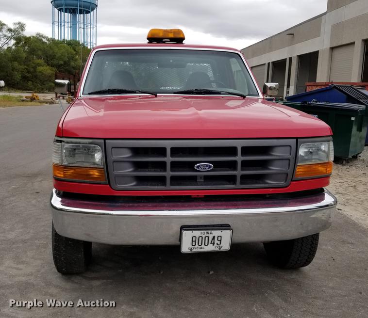 image for item DP9930 1997 Ford F250 Super Duty flatbed pickup truck