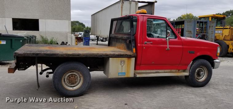 image for item DP9930 1997 Ford F250 Super Duty flatbed pickup truck
