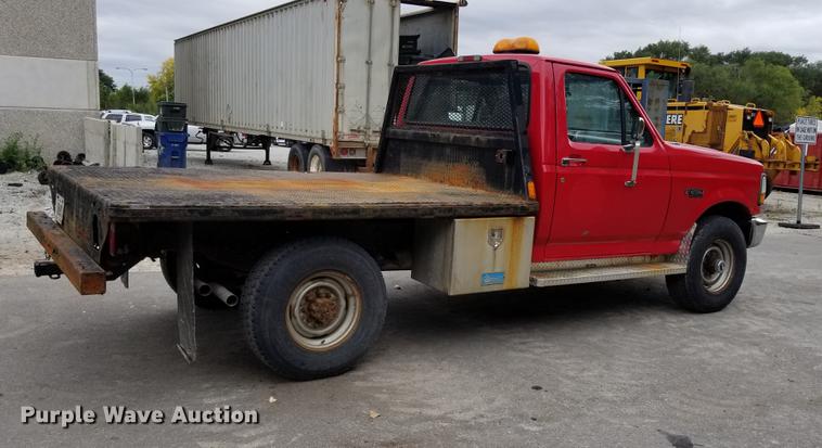 image for item DP9930 1997 Ford F250 Super Duty flatbed pickup truck