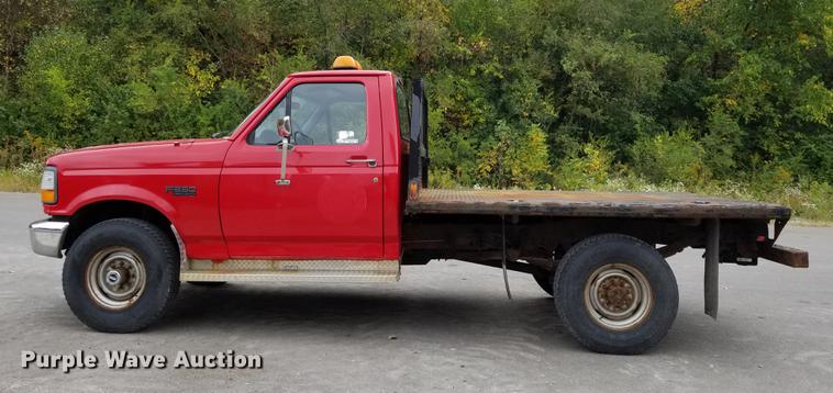 image for item DP9930 1997 Ford F250 Super Duty flatbed pickup truck