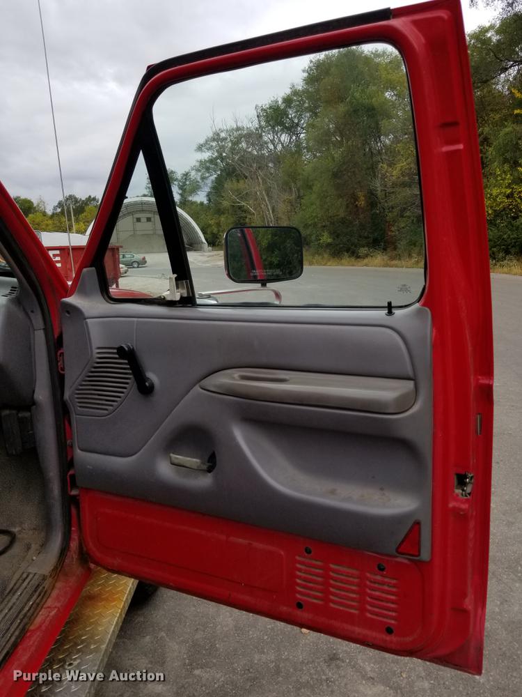 image for item DP9930 1997 Ford F250 Super Duty flatbed pickup truck