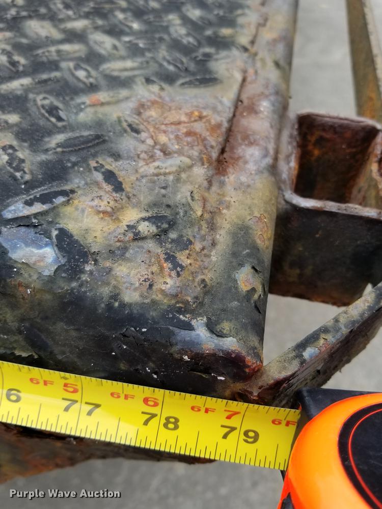 image for item DP9930 1997 Ford F250 Super Duty flatbed pickup truck