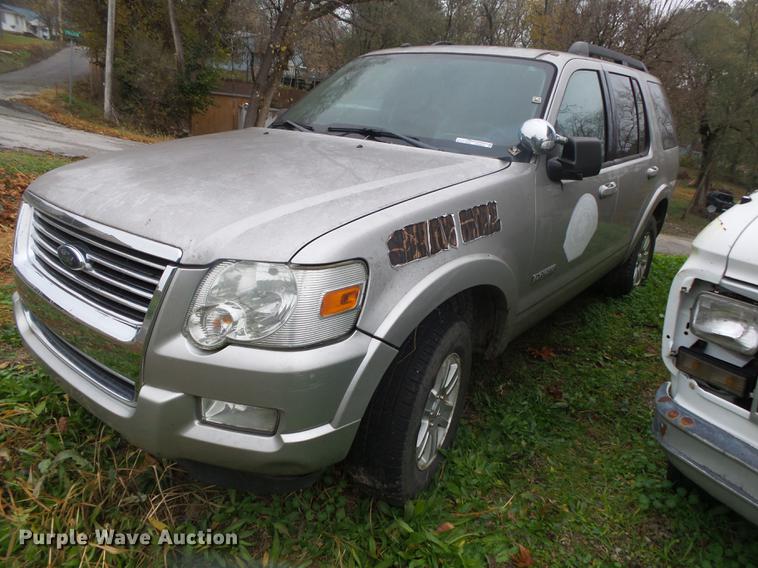 image for item DS9669 2008 Ford Explorer SUV