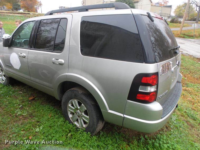image for item DS9669 2008 Ford Explorer SUV