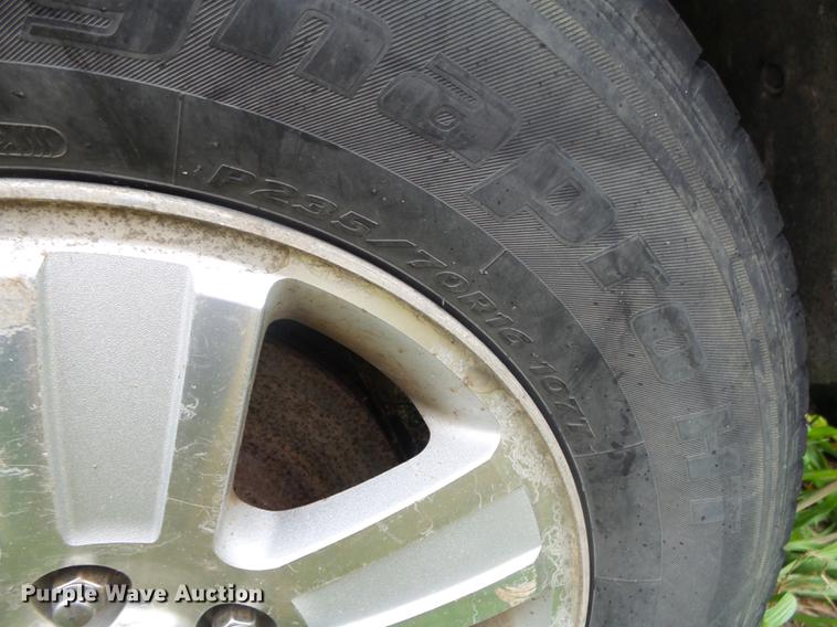 image for item DS9669 2008 Ford Explorer SUV