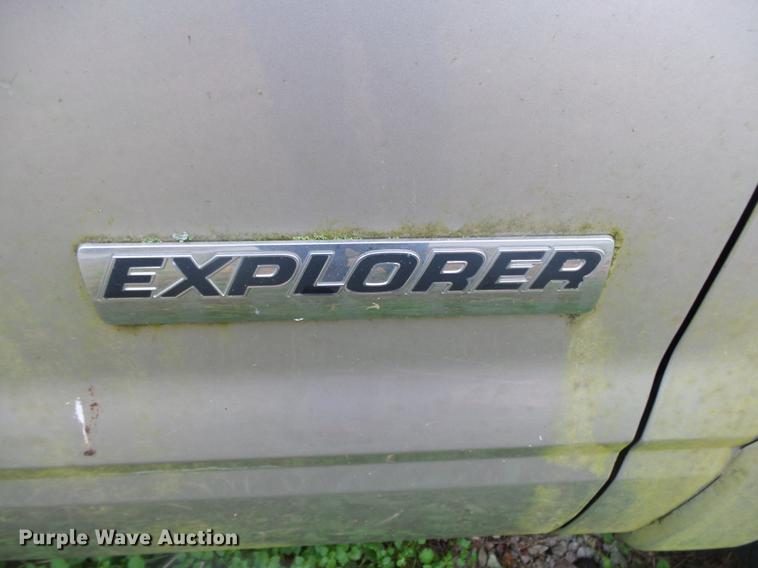 image for item DS9669 2008 Ford Explorer SUV