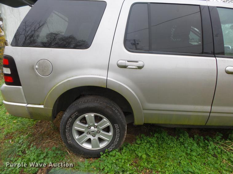 image for item DS9669 2008 Ford Explorer SUV