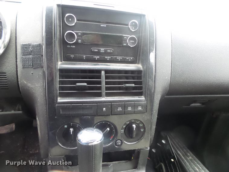 image for item DS9669 2008 Ford Explorer SUV