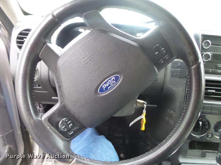 image for item DS9669 2008 Ford Explorer SUV