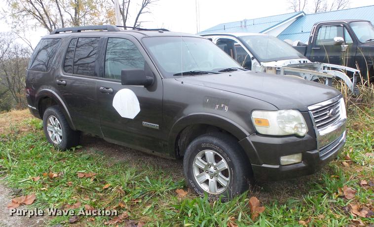 image for item DS9670 2008 Ford Explorer XLT SUV