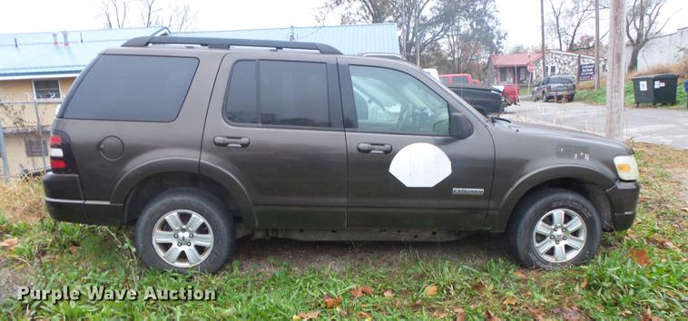image for item DS9670 2008 Ford Explorer XLT SUV