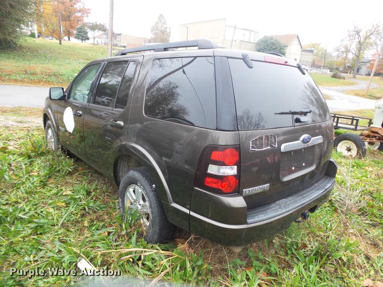 image for item DS9670 2008 Ford Explorer XLT SUV