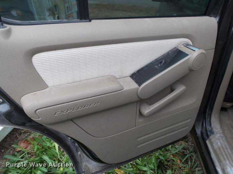 image for item DS9670 2008 Ford Explorer XLT SUV