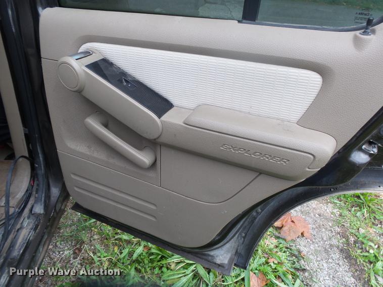 image for item DS9670 2008 Ford Explorer XLT SUV