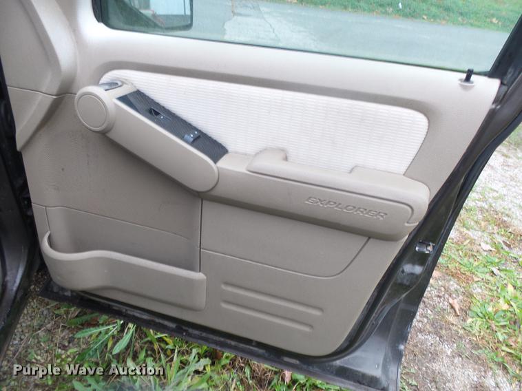 image for item DS9670 2008 Ford Explorer XLT SUV