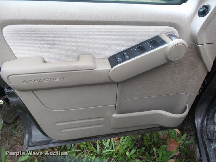 image for item DS9670 2008 Ford Explorer XLT SUV