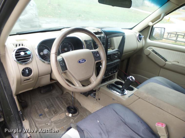 image for item DS9670 2008 Ford Explorer XLT SUV