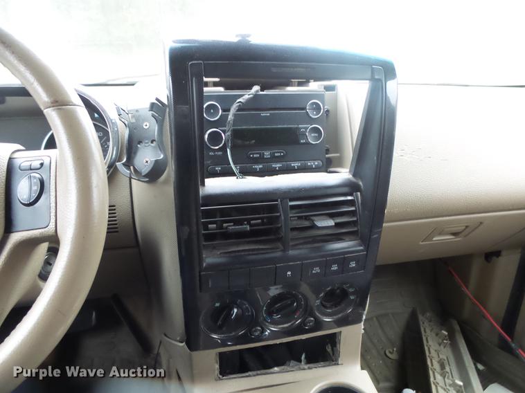 image for item DS9670 2008 Ford Explorer XLT SUV