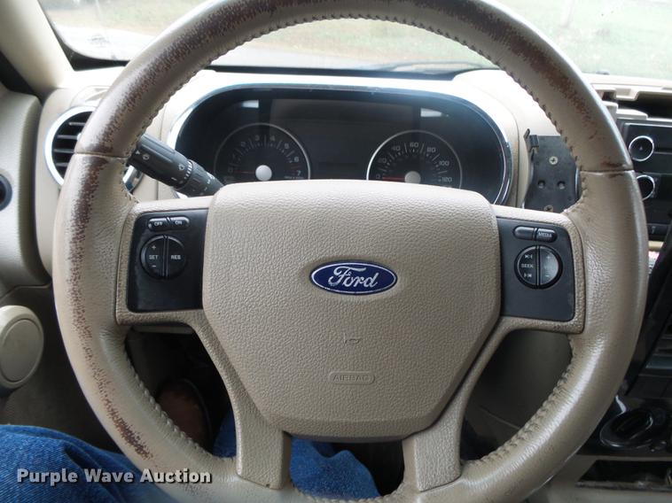 image for item DS9670 2008 Ford Explorer XLT SUV