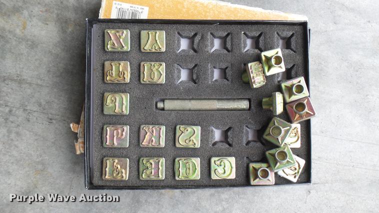 image for item DV9127 Leather tools