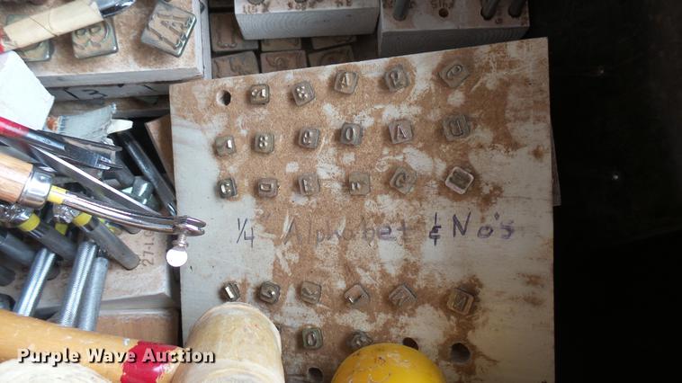 image for item DV9127 Leather tools