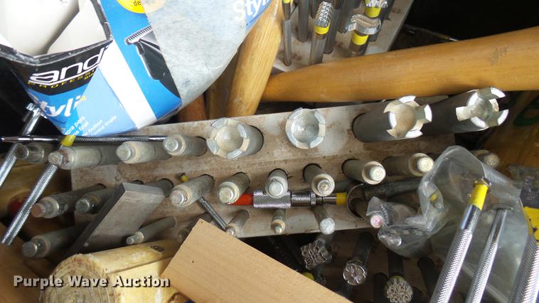 image for item DV9127 Leather tools