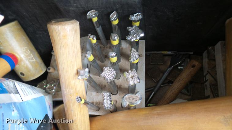 image for item DV9127 Leather tools