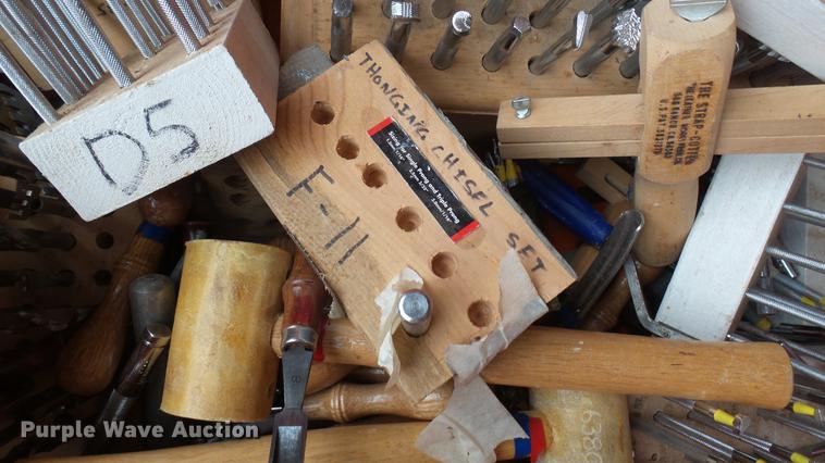 image for item DV9127 Leather tools