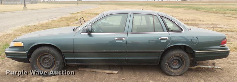 image for item DV9139 1996 Ford Crown Victoria Police Interceptor