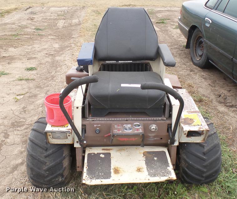 image for item DV9140 1992 Grasshopper 721D ZTR lawn mower