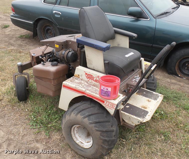 image for item DV9140 1992 Grasshopper 721D ZTR lawn mower