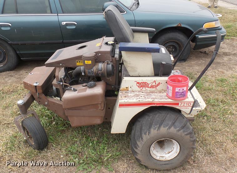 image for item DV9140 1992 Grasshopper 721D ZTR lawn mower