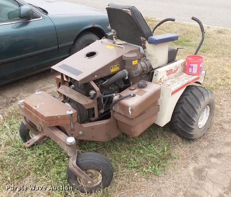 image for item DV9140 1992 Grasshopper 721D ZTR lawn mower