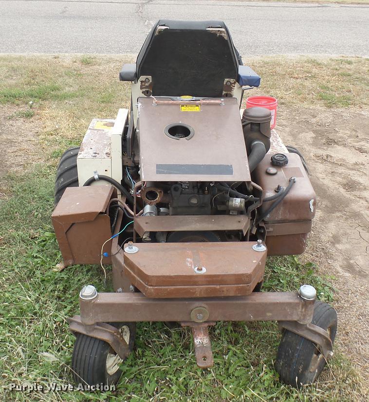 image for item DV9140 1992 Grasshopper 721D ZTR lawn mower