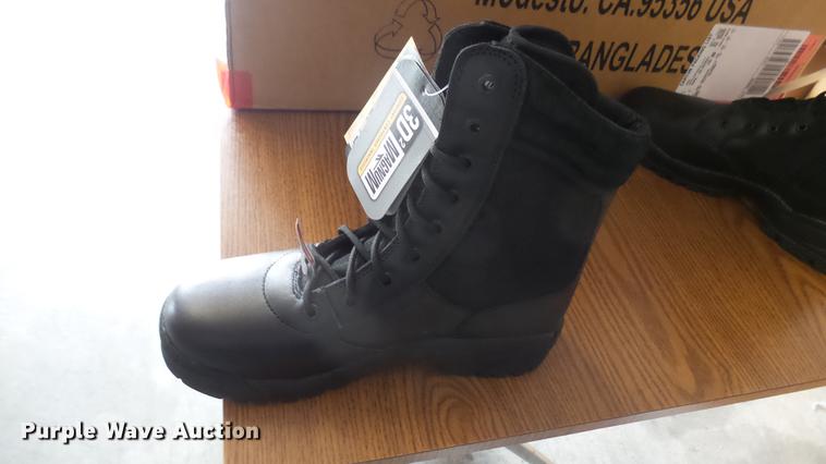 image for item DV9142 (30) pairs of boots