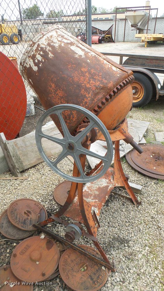 image for item DV9162 Wards cement mixer
