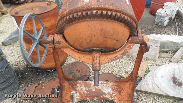 image for item DV9162 Wards cement mixer