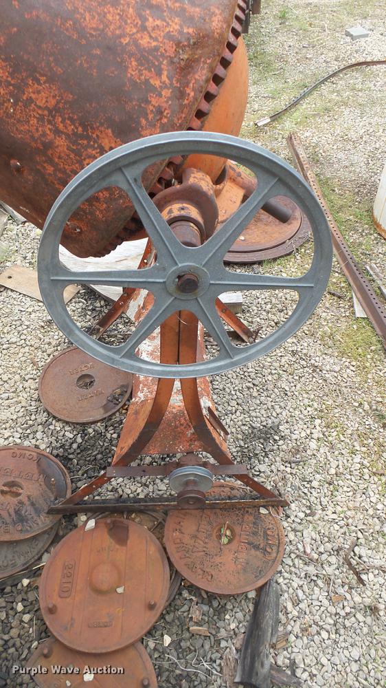 image for item DV9162 Wards cement mixer