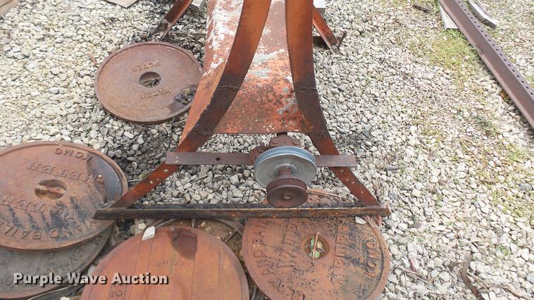 image for item DV9162 Wards cement mixer