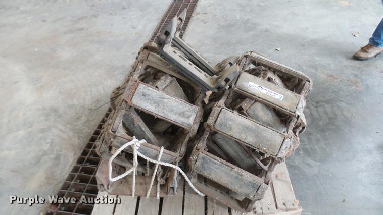 image for item DV9165 (2) Bobcat tracks