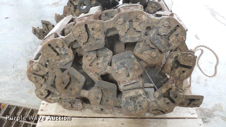 image for item DV9165 (2) Bobcat tracks