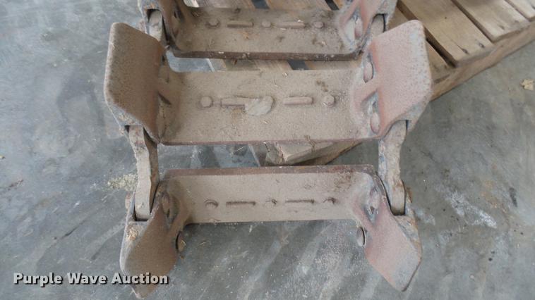 image for item DV9165 (2) Bobcat tracks