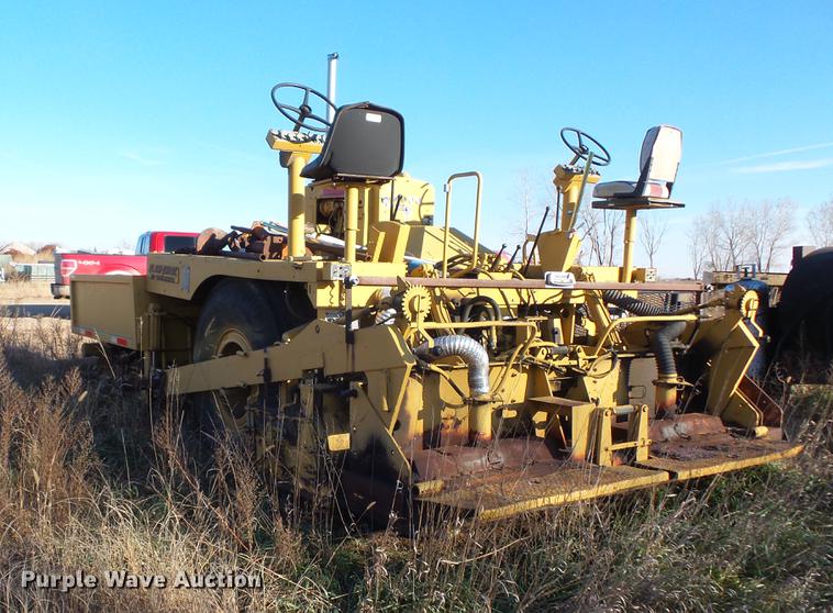 image for item DV9511 Blaw Knox PF180H paver