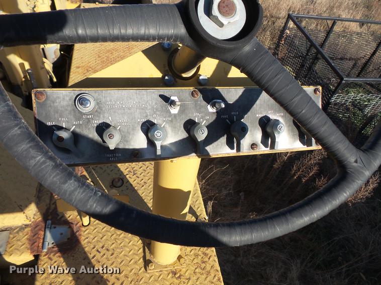 image for item DV9511 Blaw Knox PF180H paver