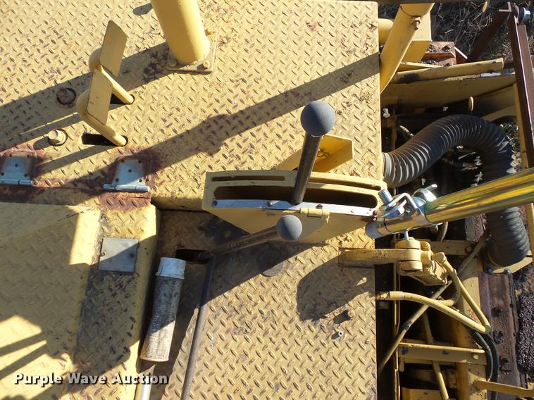 image for item DV9511 Blaw Knox PF180H paver