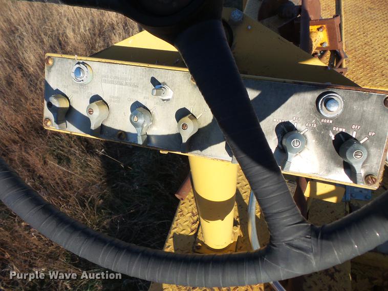 image for item DV9511 Blaw Knox PF180H paver