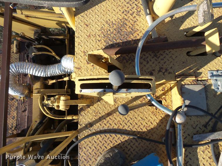 image for item DV9511 Blaw Knox PF180H paver